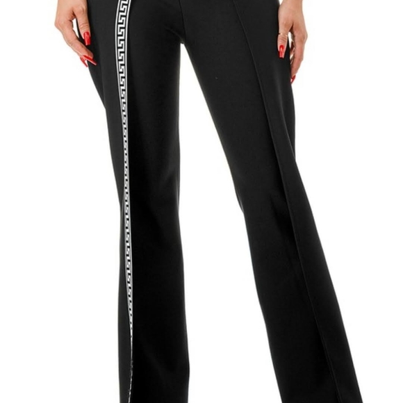 Clothes - Picture 6 of 11